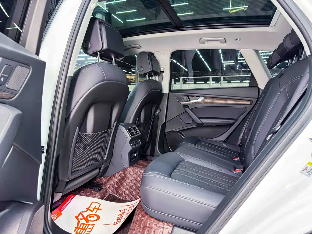 Audi Q5L 2023 — фото 15