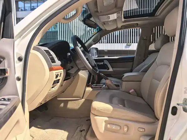 Toyota Land Cruiser 2013
