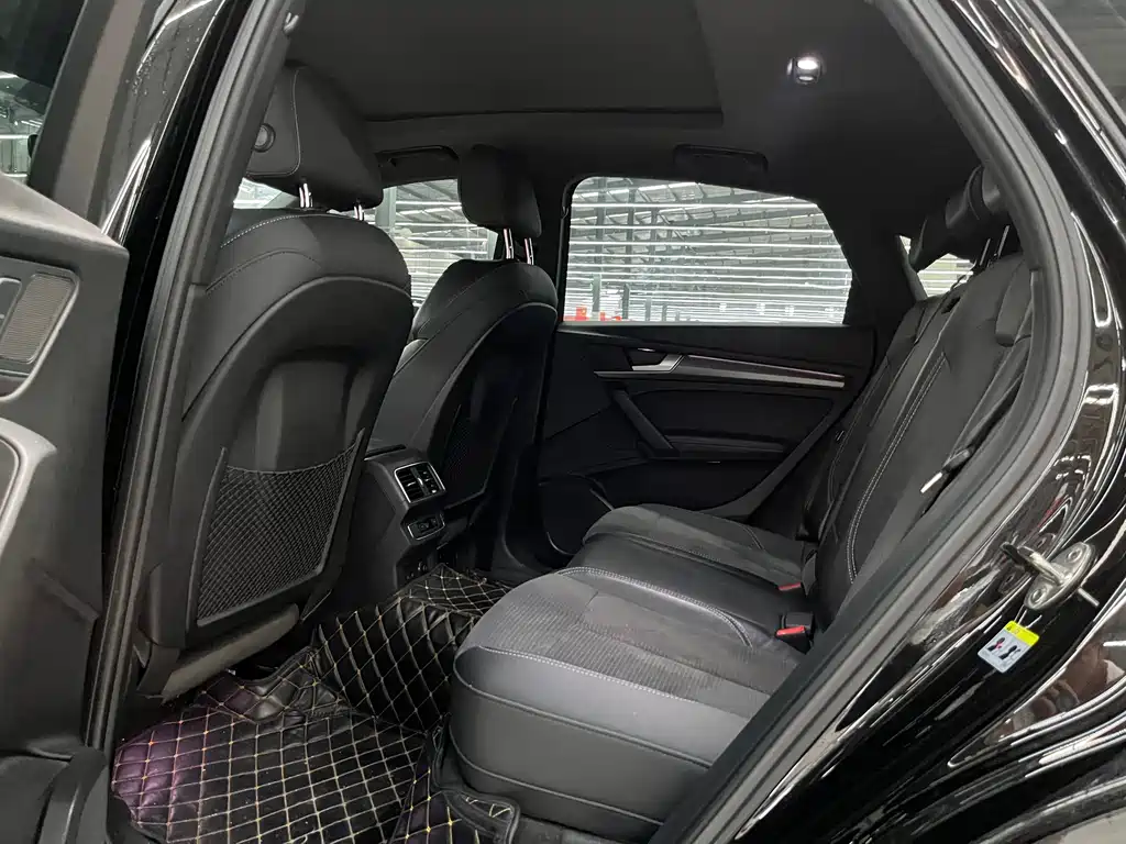 Audi Q5L Sportback 2021 — фото 13