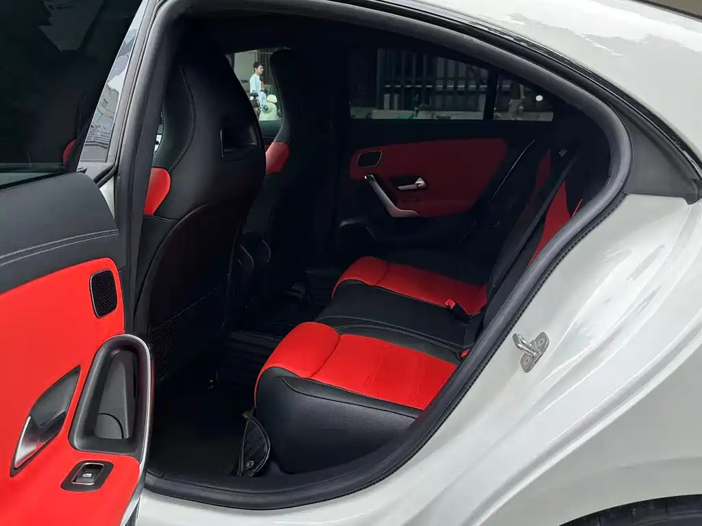 Mercedes-Benz Mercedes CLA AMG 2024 — фото 10
