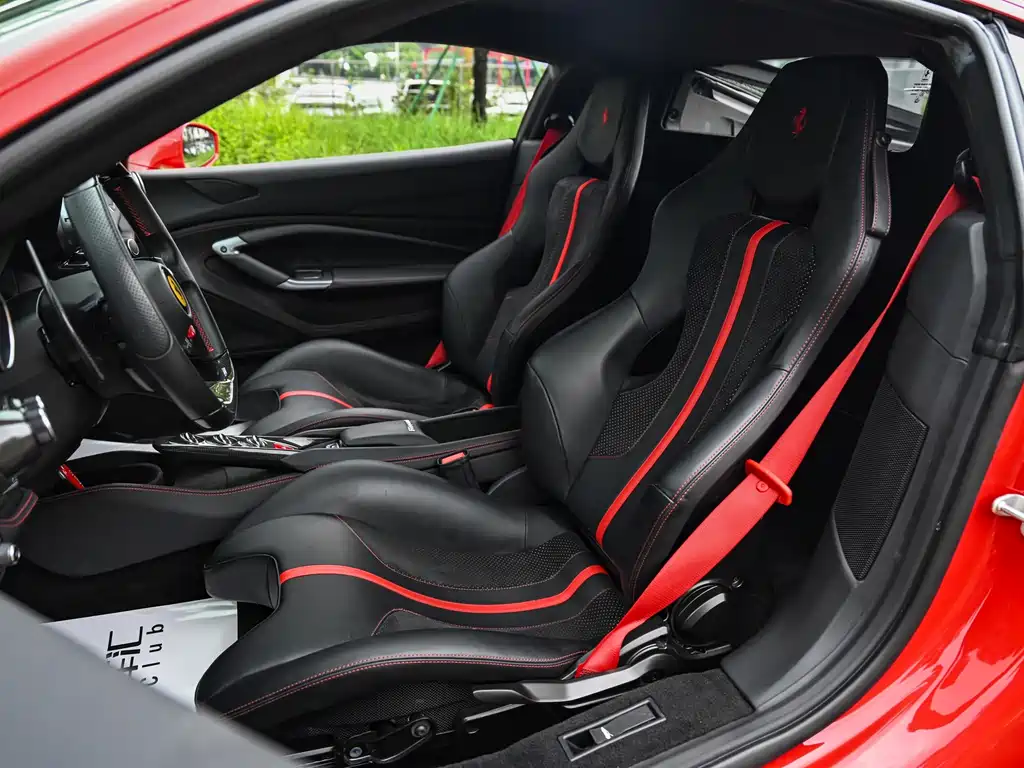 Ferrari F8 2022 — фото 8