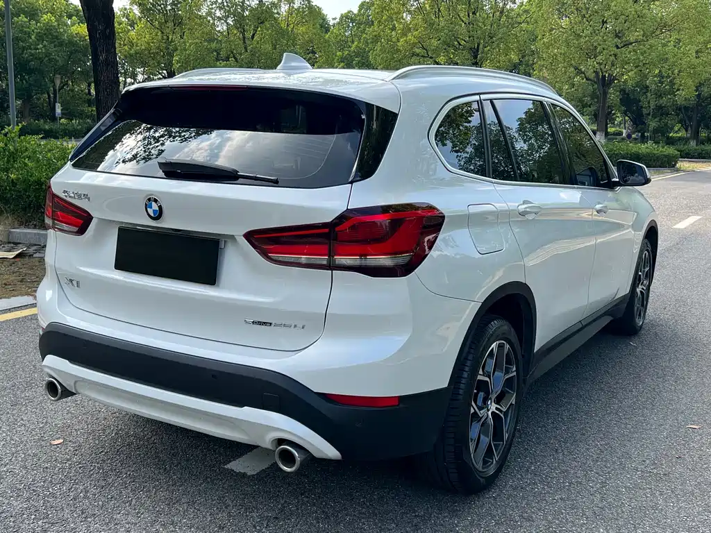 BMW X1 2022 — фото 8