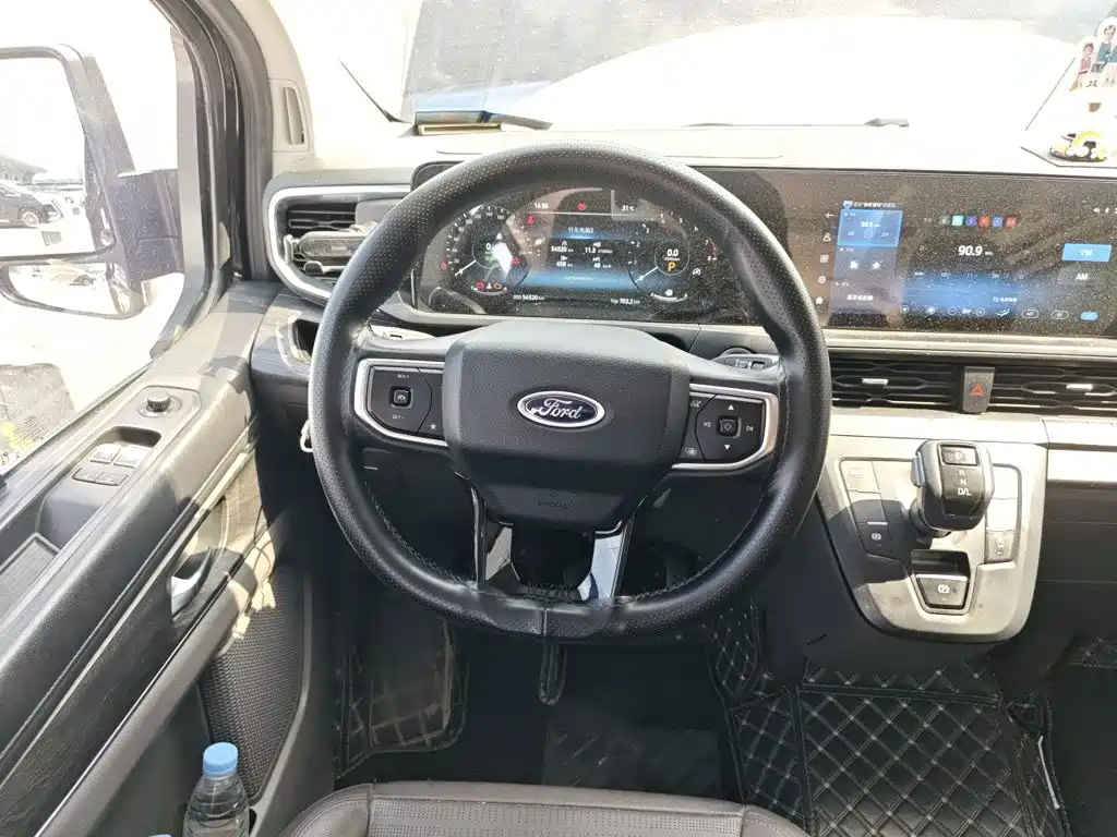 Ford Tourneo 2023 — фото 3
