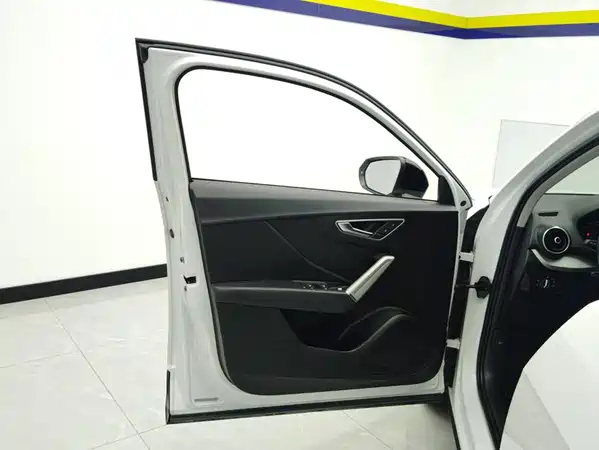 Audi Q2L 2021