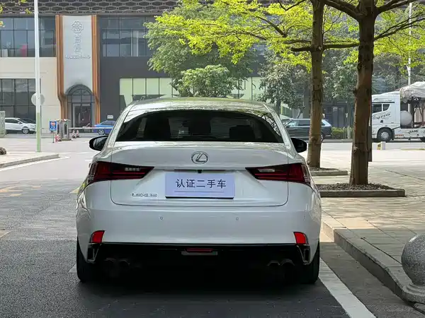 Lexus IS 2016