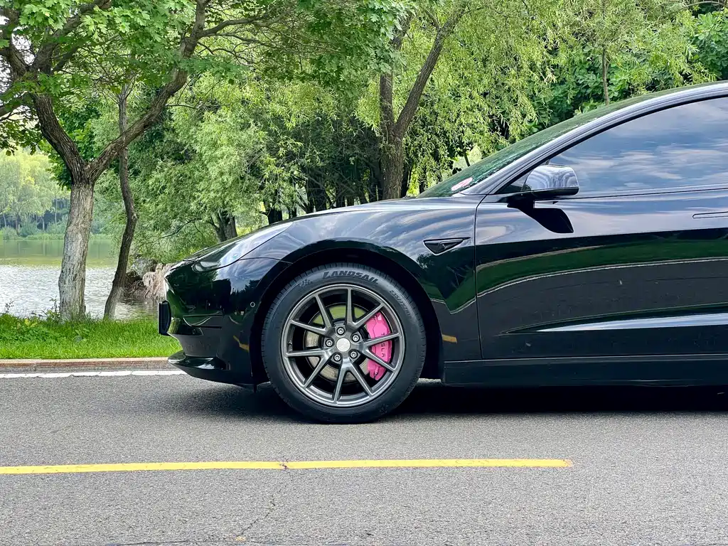 Tesla Model 3 2021 — фото 13