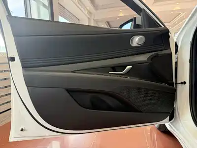 Hyundai Elantra 2023