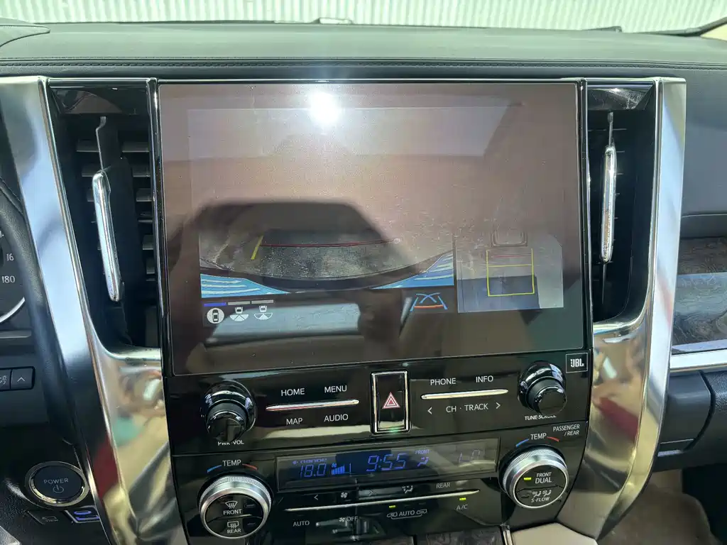 Toyota Alphard 2023 — фото 16