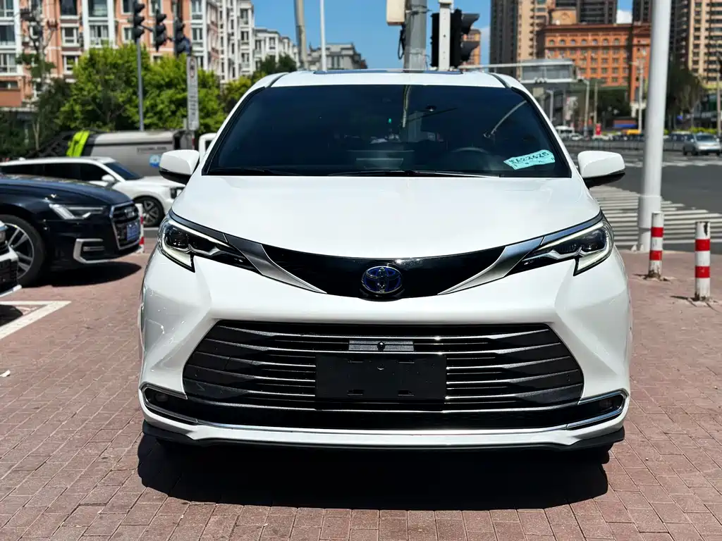 Toyota Sienna 2023