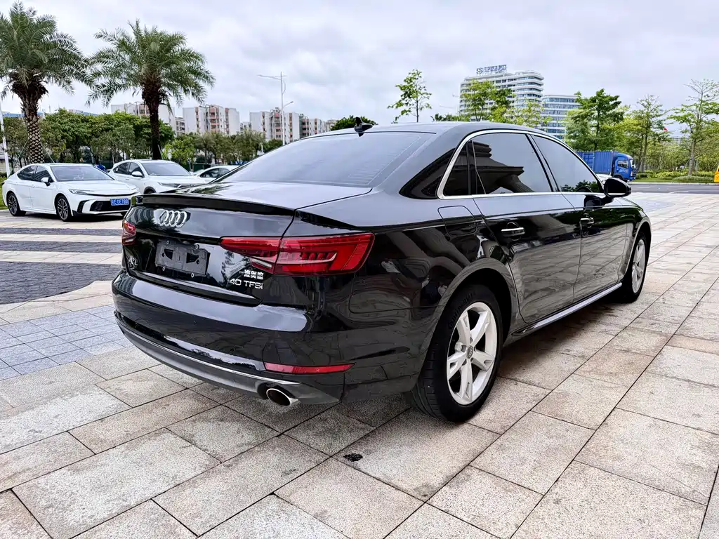Audi A4L 2017 — фото 5