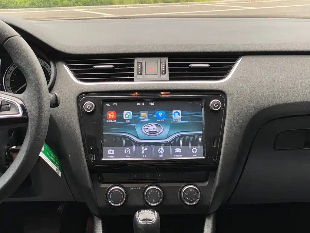Skoda Octavia 2019 — фото 12