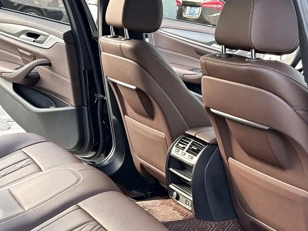 BMW 5 Series 2023 — фото 12