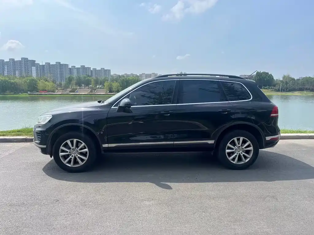 Volkswagen Touareg 2017 — фото 2