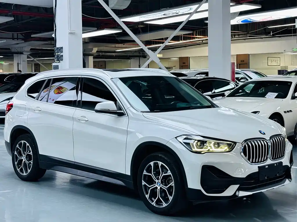 BMW X1 2022 — фото 3