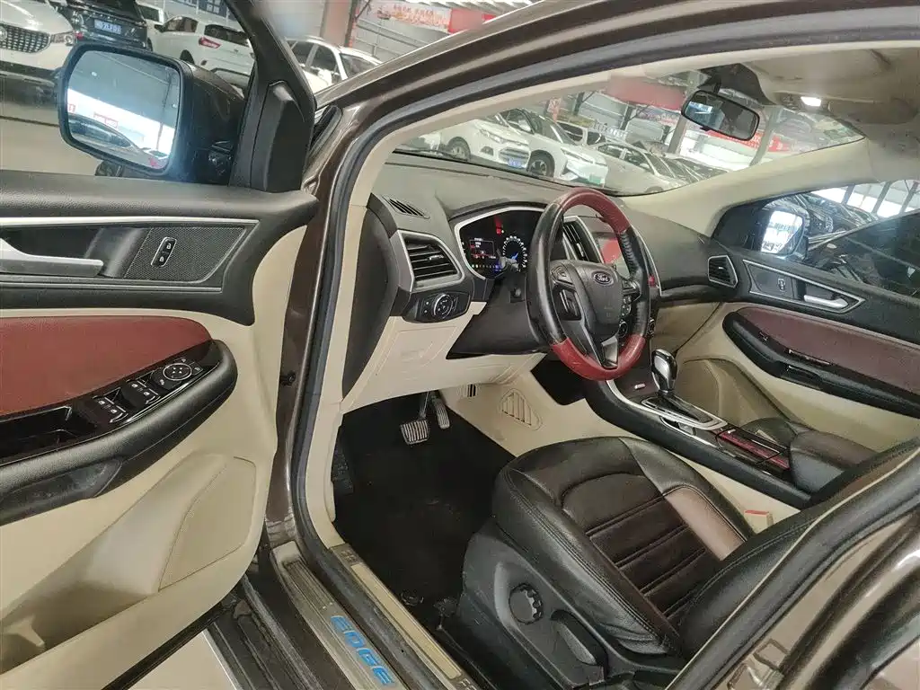 Ford Edge 2017 — фото 16