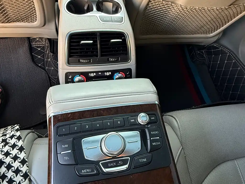 Audi A6L 2012