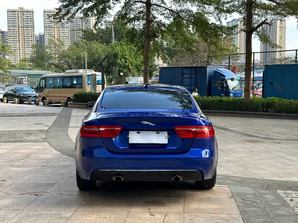 Jaguar XEL 2018 — фото 18