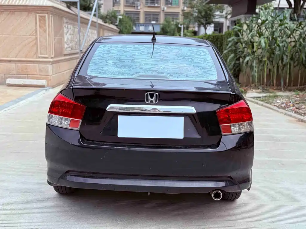 Honda City Classic 2010 — фото 9