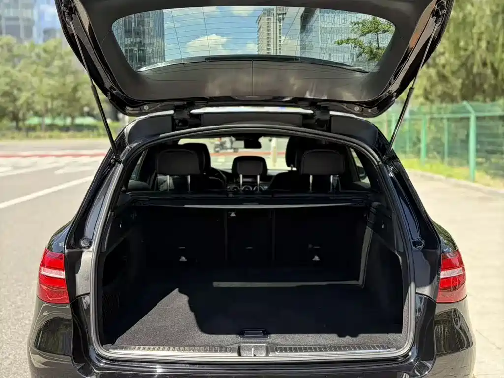 Mercedes-Benz GLC 2018 — фото 18