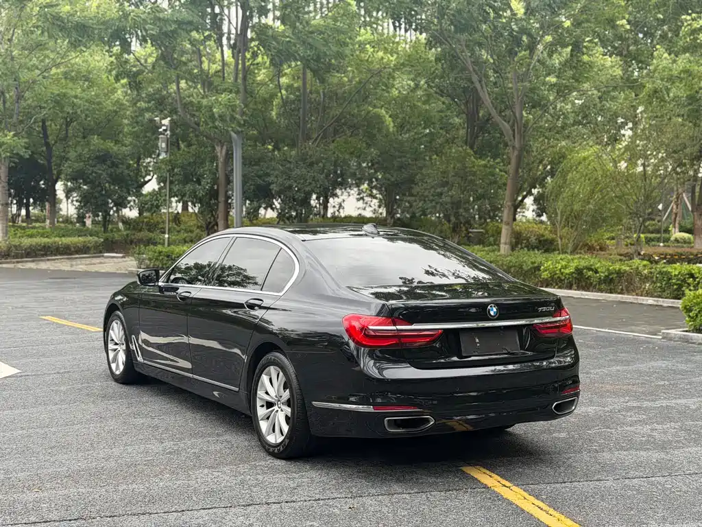 BMW 7 Series 2016 — фото 15