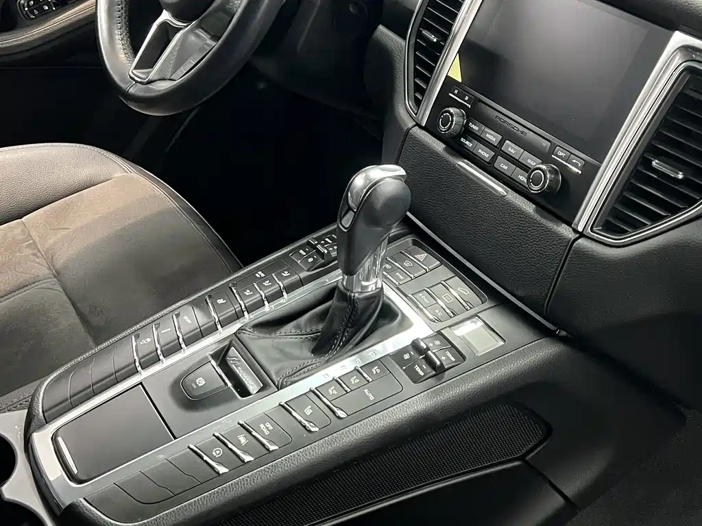 Porsche Macan 2018 — фото 10