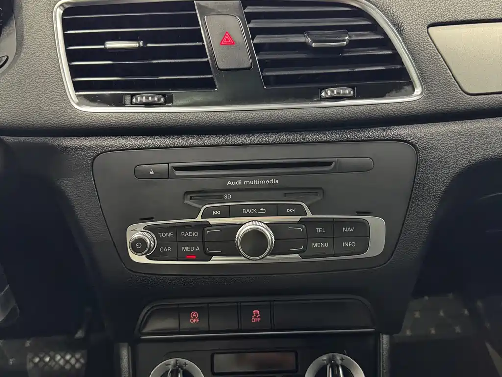 Audi Q3 2014 — фото 19