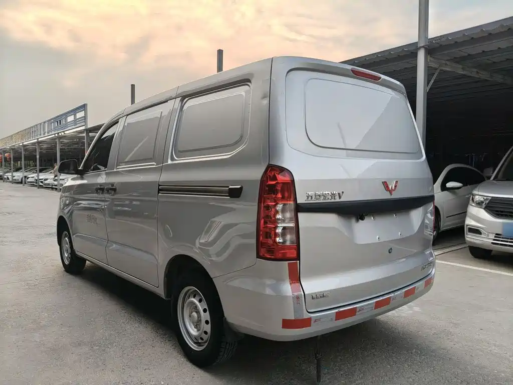 Wuling Hongguang V 2023 — фото 24