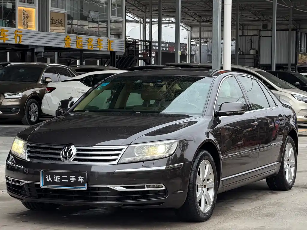 Volkswagen Phaeton 2013 — фото 1