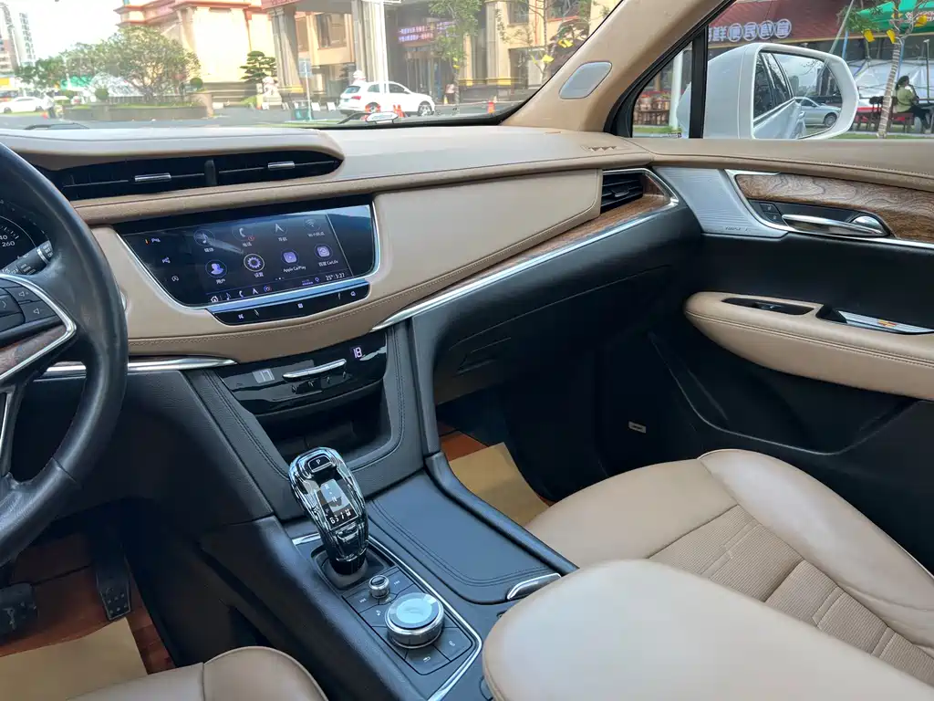Cadillac XT5 2020 — фото 16