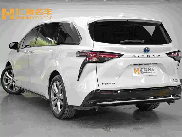 Toyota Sienna 2025