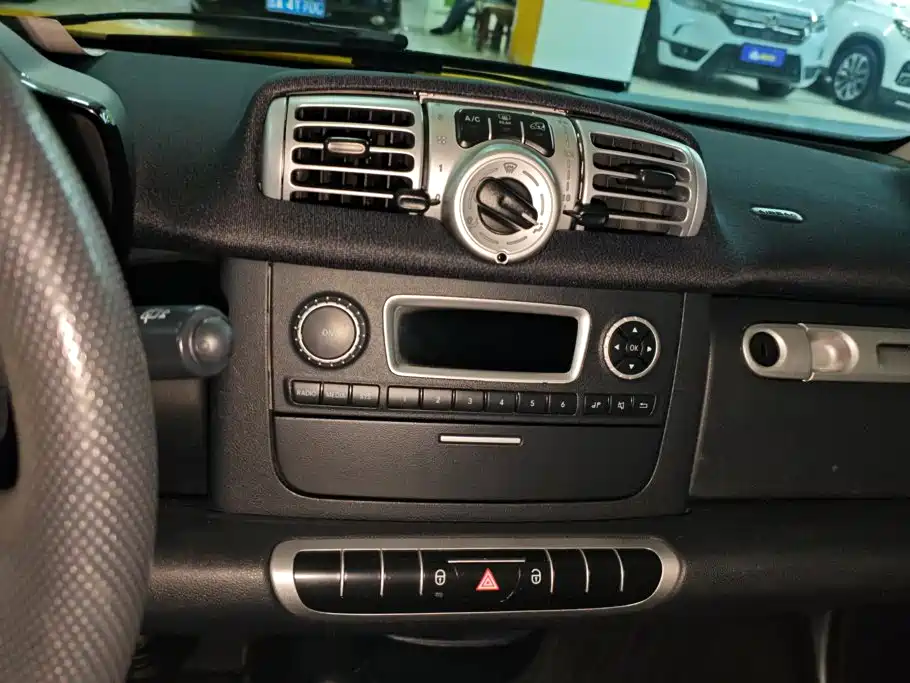 smart fortwo 2015 — фото 13