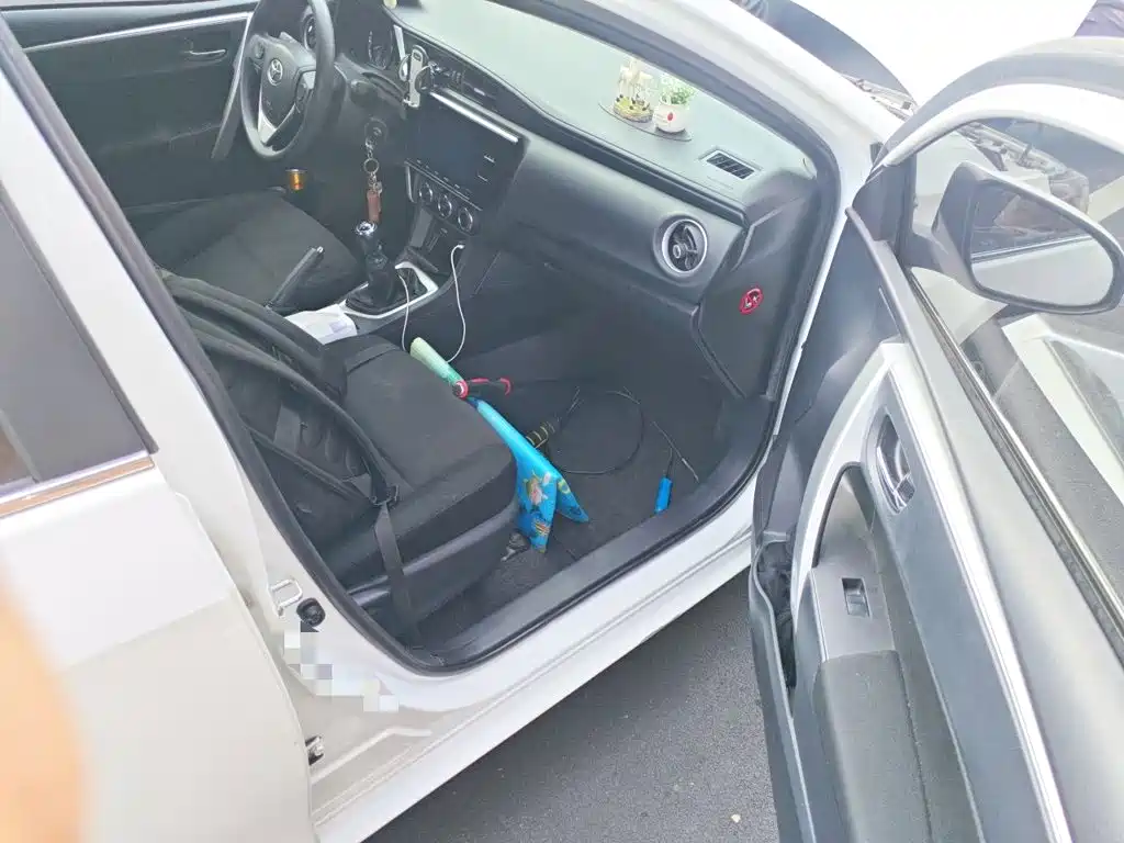 Toyota Corolla 2018 — фото 19