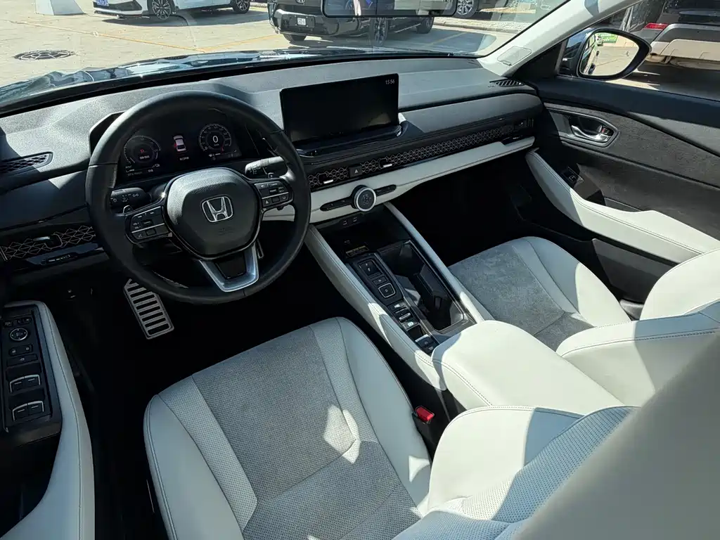 Honda Accord New Energy 2023 — фото 8