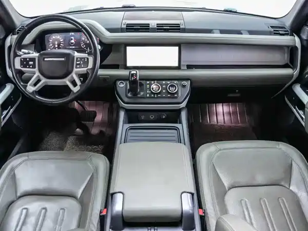 Land Rover Defender 2020