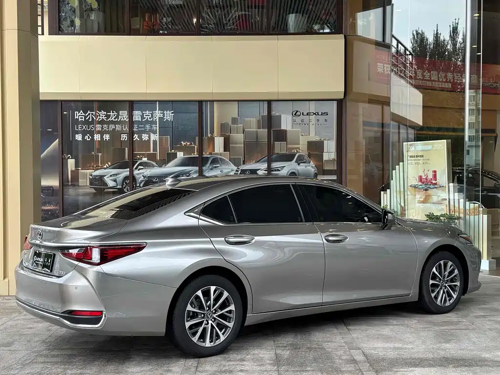 Lexus ES 2023 — фото 4