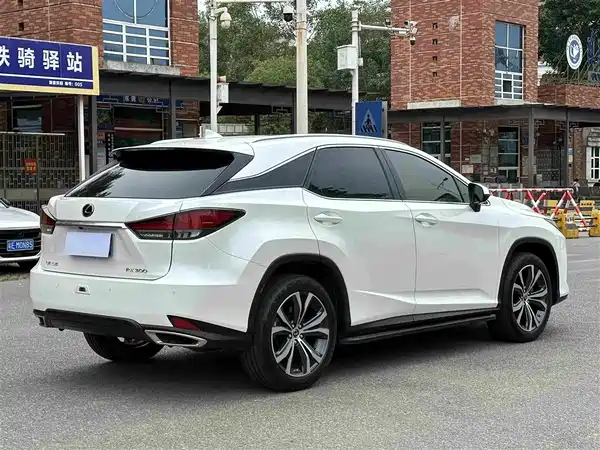 Lexus RX 2022