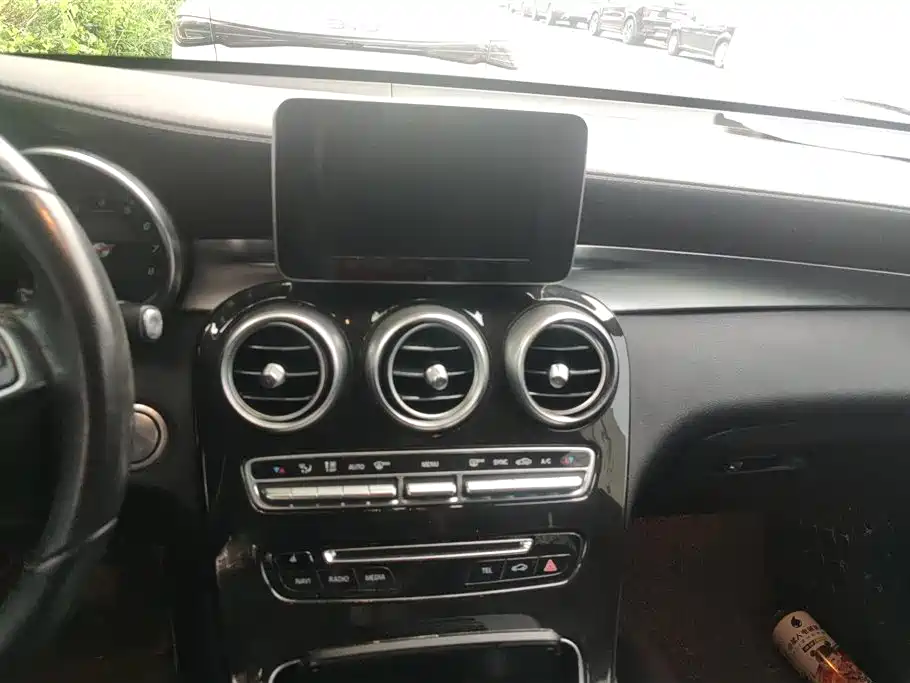 Mercedes-Benz GLC 2017 — фото 13