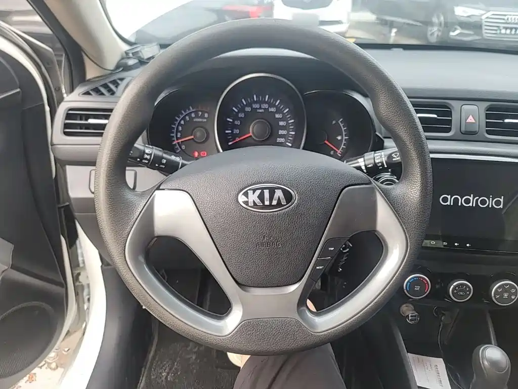 Kia K2 2017 — фото 11