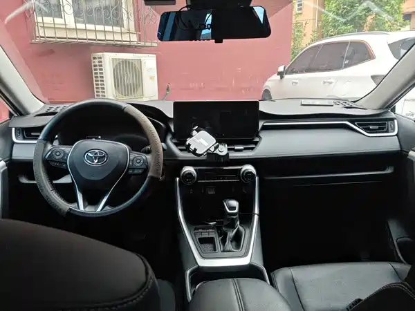 Toyota RAV4 2024