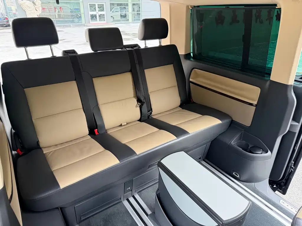 Volkswagen Multivan 2016 — фото 16