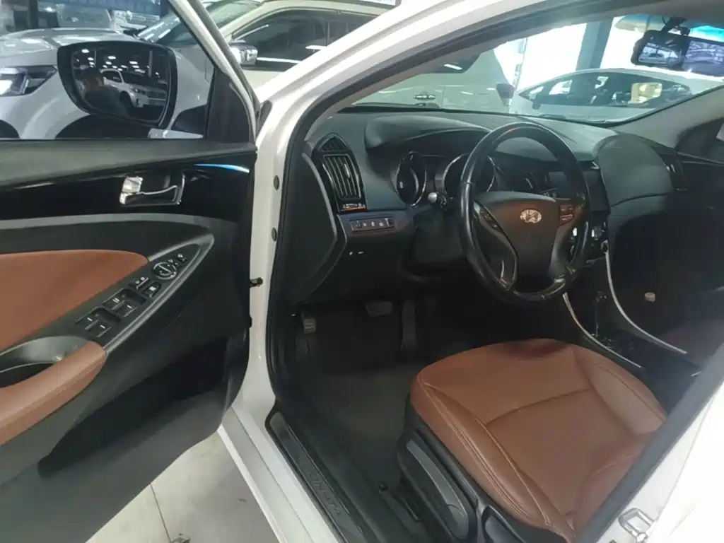 Hyundai Sonata 2016 — фото 16