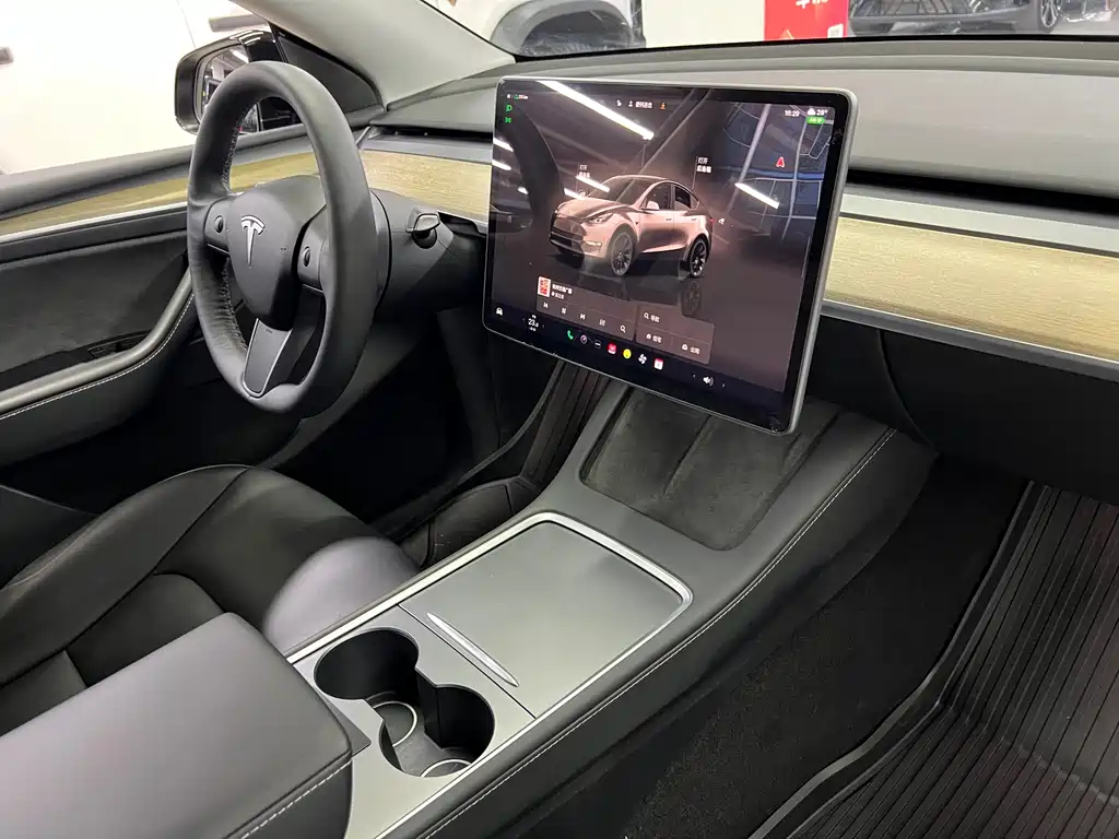Tesla Model Y 2022 — фото 23