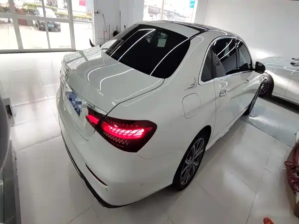 Mercedes-Benz E-Class 2022