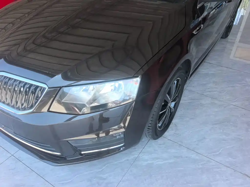 Skoda Octavia 2017 — фото 24