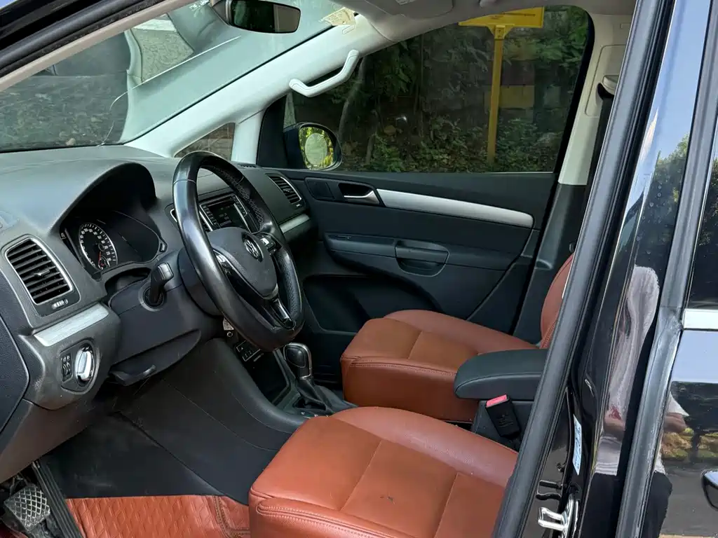 Volkswagen Sharan 2017 — фото 11