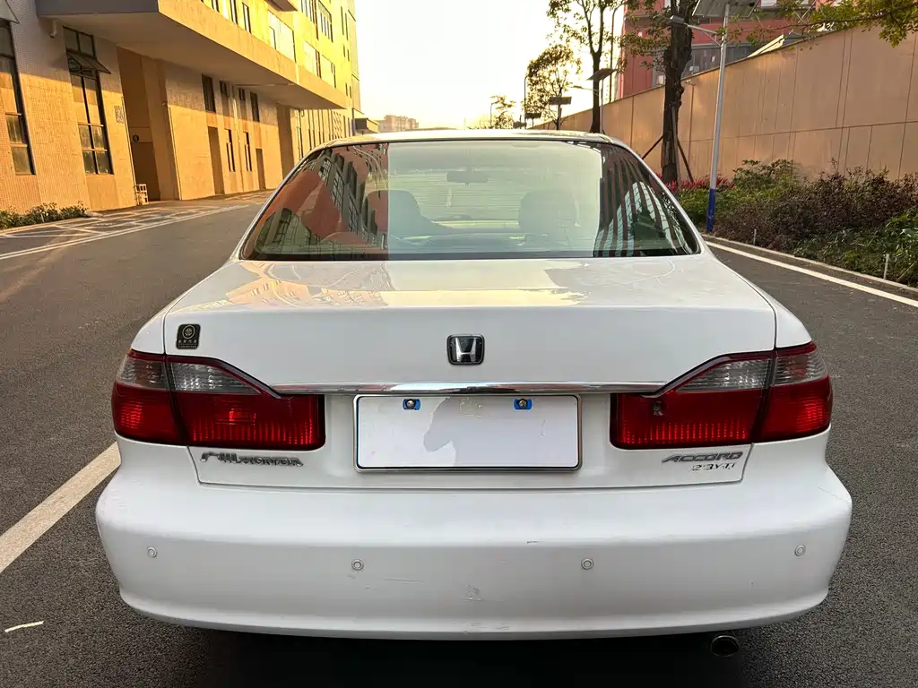 Honda Accord 2001 — фото 13