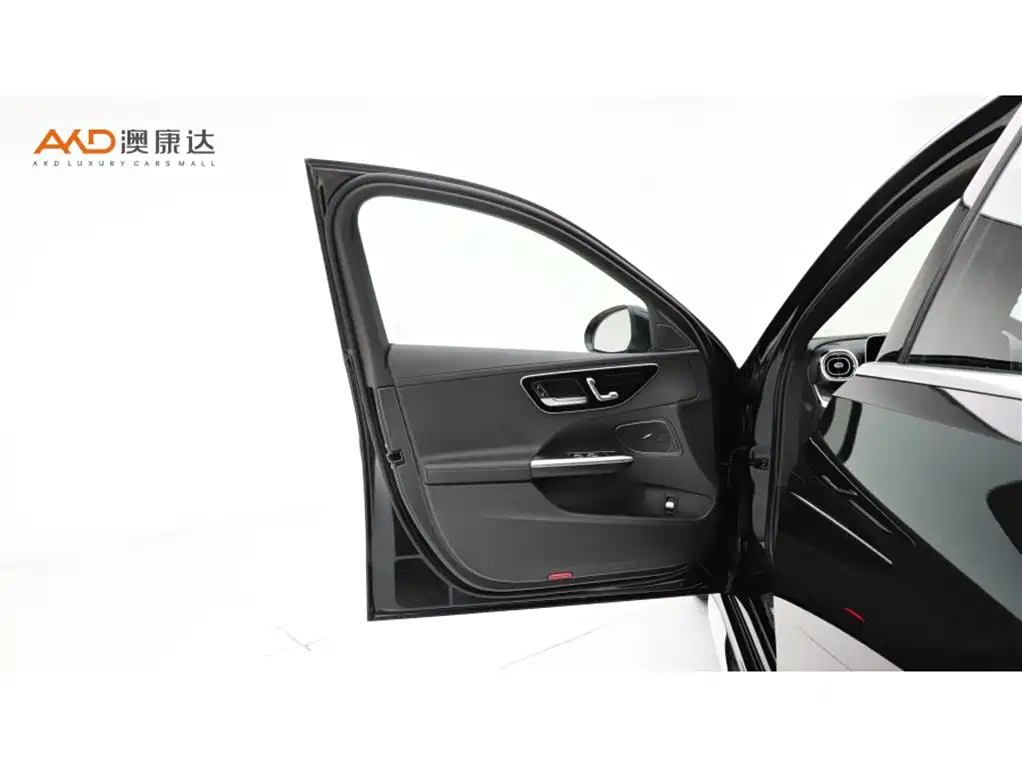 Mercedes-Benz C-Class 2023 — фото 10