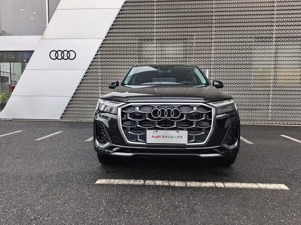 Audi Q7 2025 — фото 2
