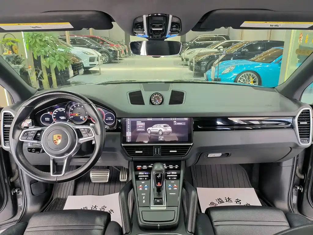 Porsche Cayenne 2019 — фото 13