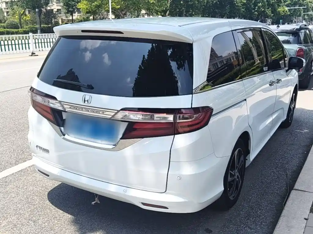 Honda Odyssey 2017 — фото 7